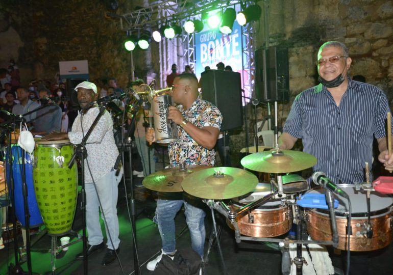 Grupo Bonyé reactivó sus conciertos en la Zona Colonial