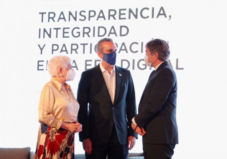 Abinader: "En nuestro portal de transparencia... todo está ahí, no hay nada que ocultar"