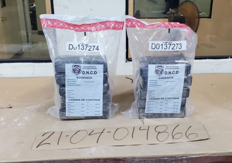 Apresan colombiano con 10 paquetes de cocaína en Barahona