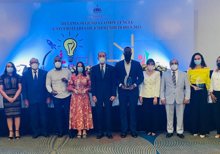 MESCYT entrega premios a ganadores de la Competencia Universitaria de Emprendedores 2021