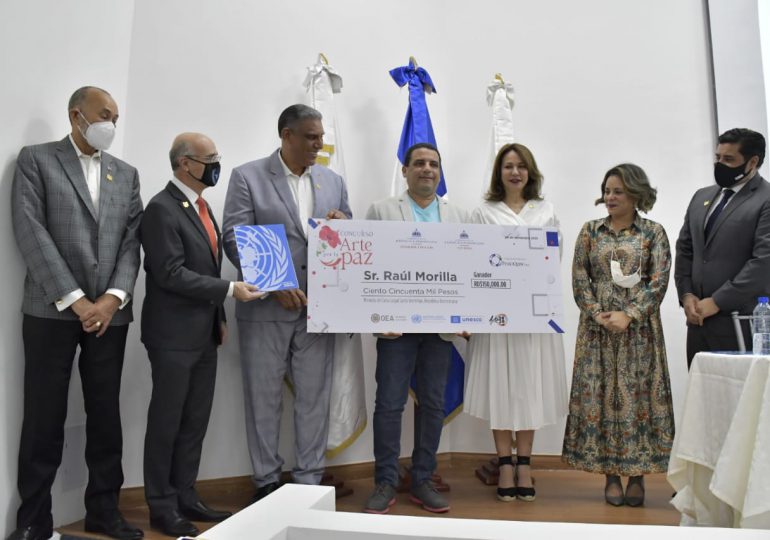 Anuncian ganador de concurso "Arte por la paz"