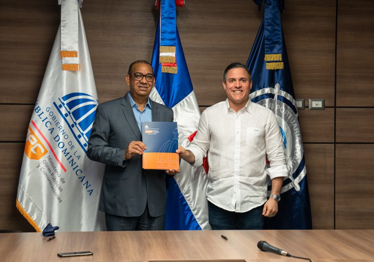 Obras Públicas y Autoridad Portuaria firman acuerdo para ejecución de obras en Puerto de Manzanillo