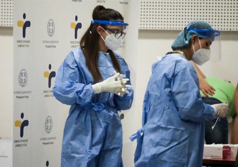 Grecia bate récord de contagios por covid y hospitales comienzan a saturarse