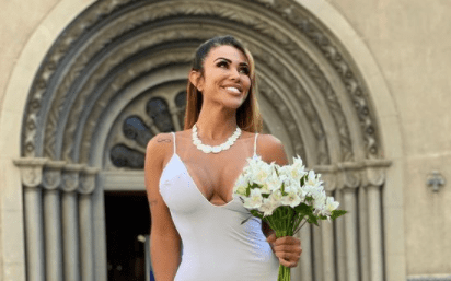 Modelo brasileña se casa con ella misma y se divorcia a los 90 días