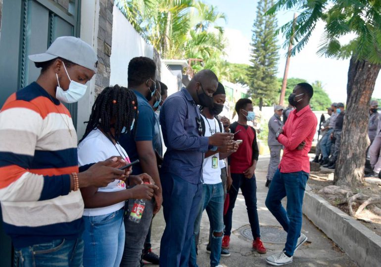 Aseguran no deportarán  estudiantes haitianos en universidades dominicanas sin visa de estudiante