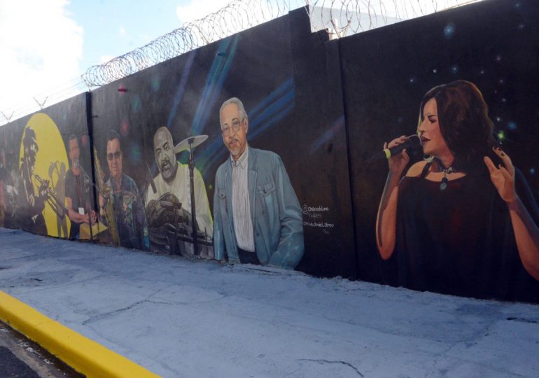 En Santiago inauguran “Murales de Ciudad” en reconocimiento a 10 destacados músicos