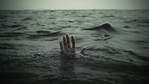 Un hombre muere ahogado en Playa Arroyo Salado