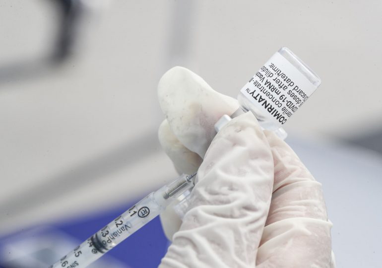 Ministerio de Salud recibe 10,000 vacunas Covid-19; continuarán siendo gratis