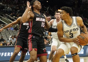NBA pospone juego de Heat-Spurs por bajas por covid y lesiones