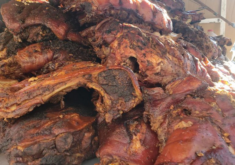 VIDEO | Lechón asado tradición en Navidad de RD$400 a RD$500 la libra