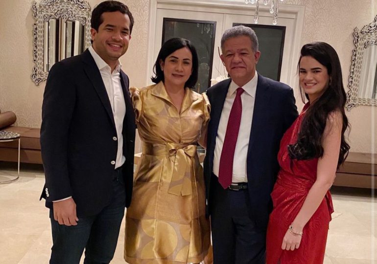 Omar Fernández publica foto familiar y desea Feliz Navidad