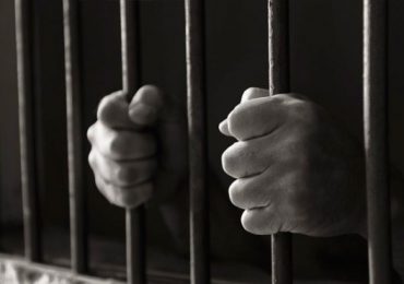 Condenan a cinco años de prisión a hombre agredió pareja a botellazos