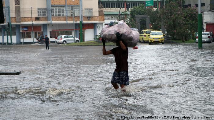 Fuertes lluvias dejan miles de desplazados en el noreste de Brasil