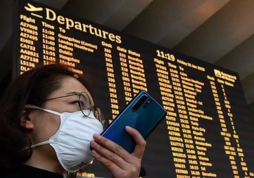 Casi 8,000 vuelos cancelados este fin de semana mientras ómicron se propaga por el mundo
