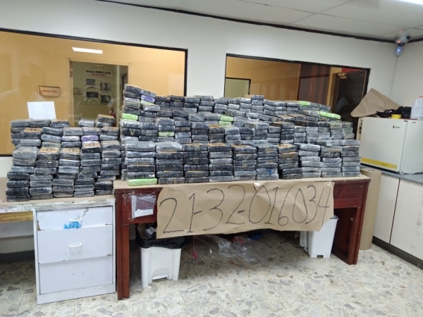 DNCD ocupa 850 paquetes de cocaína en Boca Chica
