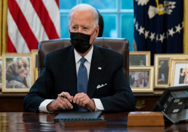 Casa Blanca: Biden no planea "confinar" a EEUU ante aumento de casos de covid