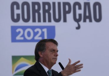 Bolsonaro se presenta como adalid de la democracia en cumbre de Biden