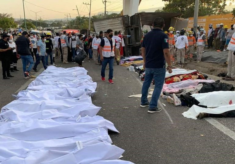 Desespero por llegar a EEUU causa nueva tragedia: 53 migrantes mueren en accidente en México