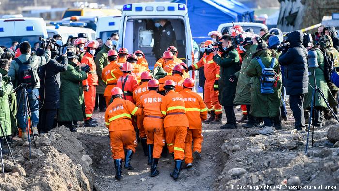 Dos muertos y 20 trabajadores rescatados en una mina ilegal en China
