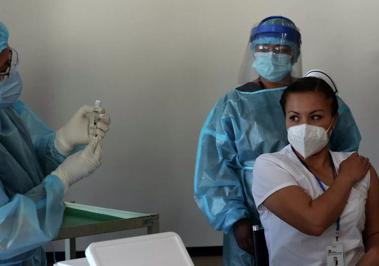 Ecuador declara obligatoria la vacunación anticovid