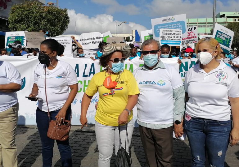 ADESA realiza marcha en reclamo de mejores servicios sanitarios en hospitales
