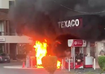 Vídeo| Se incendia dispensador de gasolina en estación de combustible de Arroyo Hondo