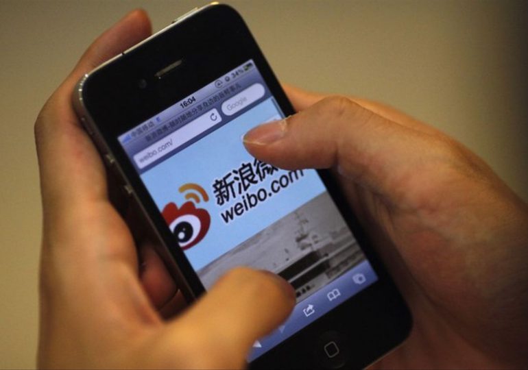 La red social china Weibo debuta con pérdidas en la bolsa de Hong Kong