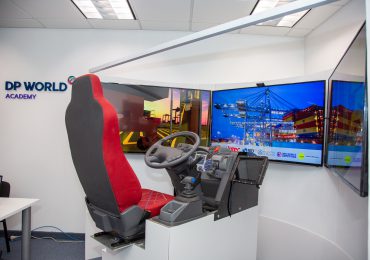 DP World implementa simulador de realidad para entrenamiento de choferes y operadores
