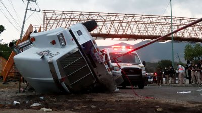 Fallece migrante herido en accidente en México y saldo aumenta a 56 muertos