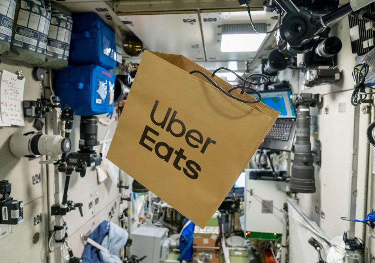 Uber Eats se convierte en la primera app en realizar una entrega de comida en el espacio