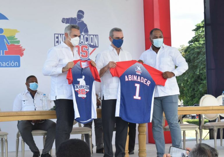 Abinader encabeza inauguración de la Academia de Béisbol Edwin Encarnación
