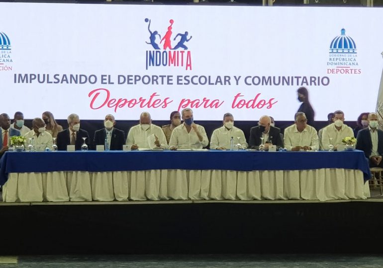 VIDEO|Ministerios de Educación y Deportes firman acuerdo e inauguran torneo