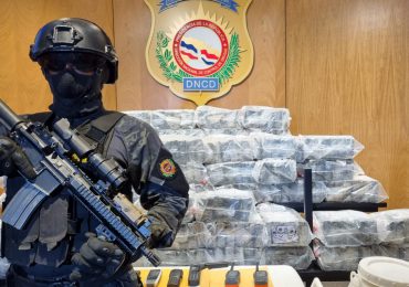 VIDEO | DNCD incauta 282 paquetes presumiblemente cocaína, en costas de la provincia La Altagracia