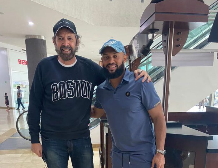 Juan Luis Guerra es liceista y está atento a todo lo del Licey