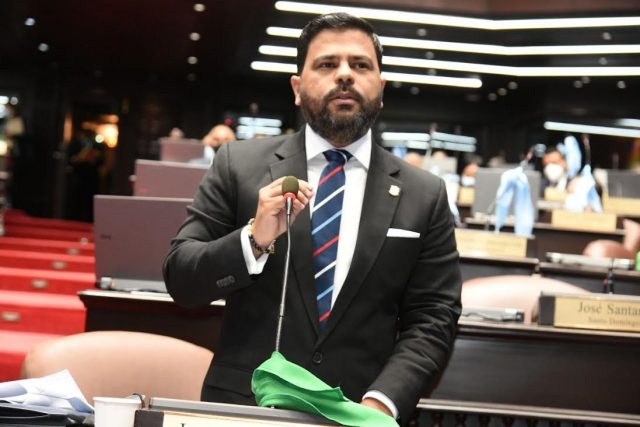 Diputado Leonardo Aguilera lamenta que Código Penal no se haya aprobado por intereses particulares