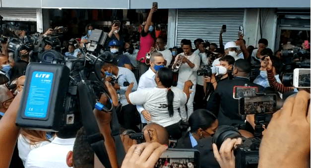 VIDEO |Abinader baila merengue durante inauguración de primera etapa de la avenida Duarte