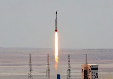 Irán anuncia el lanzamiento de un cohete espacial con aparatos de investigación