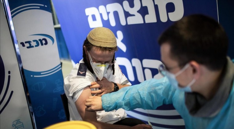 Israel anuncia cuarta dosis de vacuna para mayores de 60 años