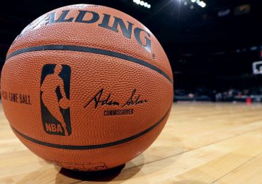 NBA recorta cuarentenas de jugadores por covid-19