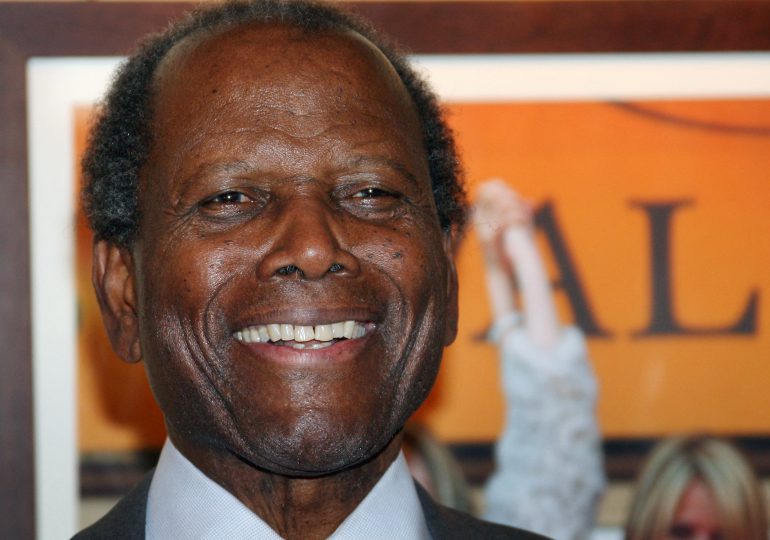 Muere a los 94 años Sidney Poitier, primera estrella afroestadounidense de Hollywood