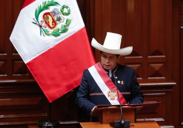 Fiscalía abre investigación contra presidente de Perú por tráfico de influencias