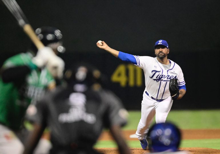 Tigres del Licey blanquean a las Estrellas Orientales