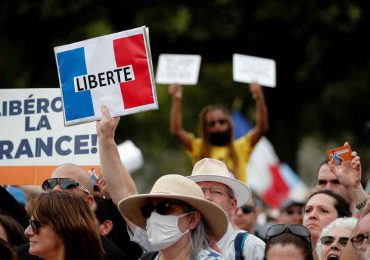 Crece la movilización en Francia contra el pasaporte de vacunación