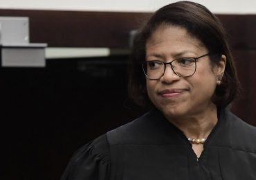 Jueza de EEUU aprueba un plan para acabar con la quiebra de Puerto Rico