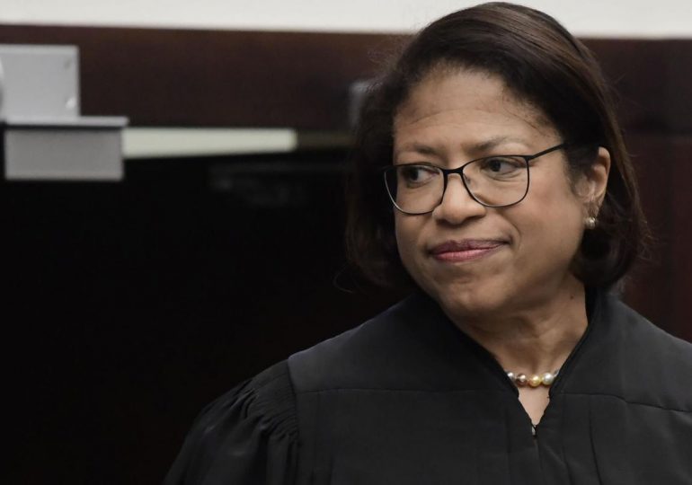 Jueza de EEUU aprueba un plan para acabar con la quiebra de Puerto Rico