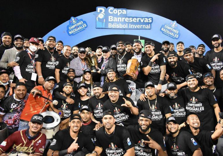 Gigantes realizan caravana de campeones este lunes