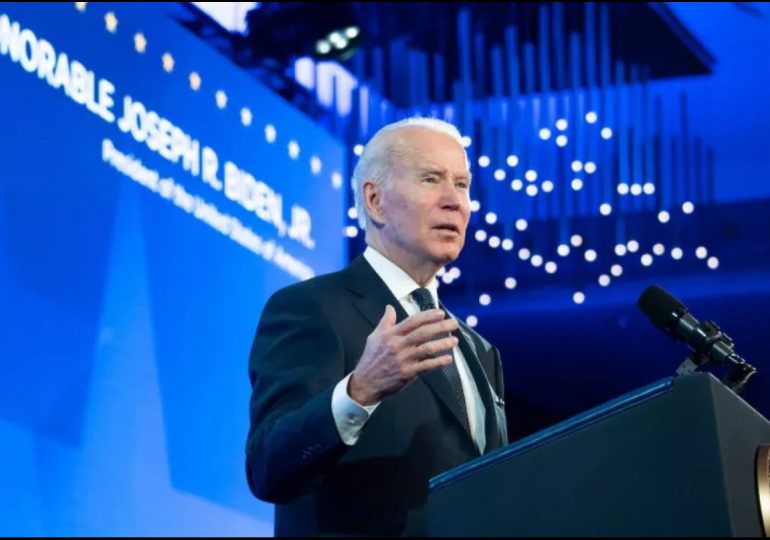 Biden pide apoyar el derecho al aborto en aniversario de histórico fallo