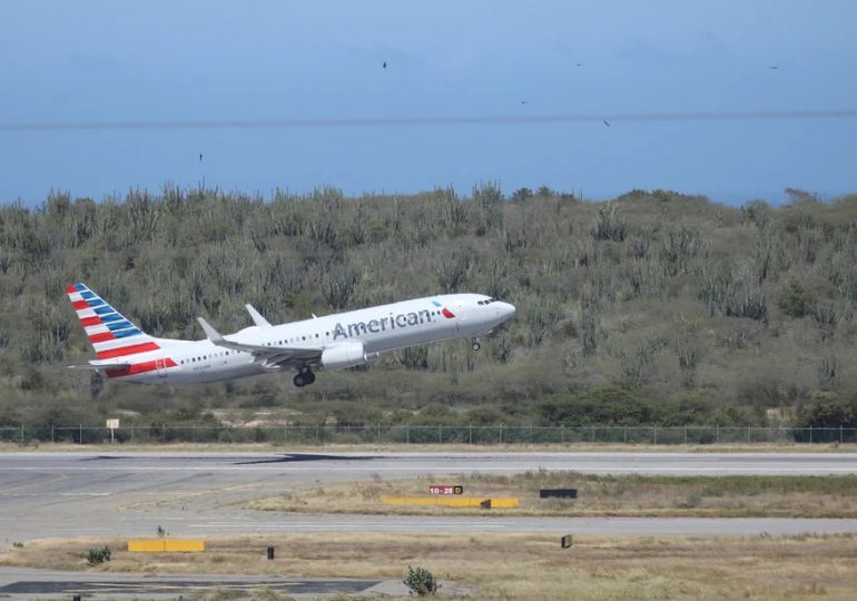 Un pasajero irrumpe en la cabina y destrozó los controles de vuelo en avión de American Airlines en Honduras