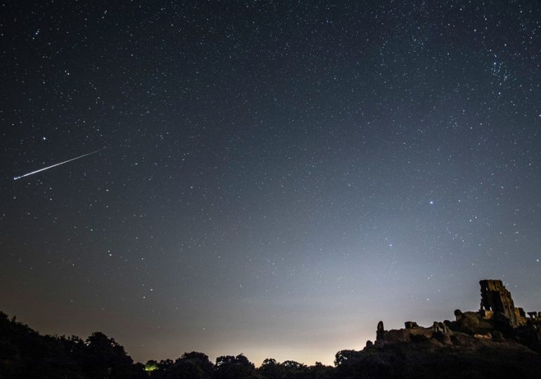 El cometa más brillante del 2021 se acercará este lunes a una distancia mínima al Sol en 80.000 años