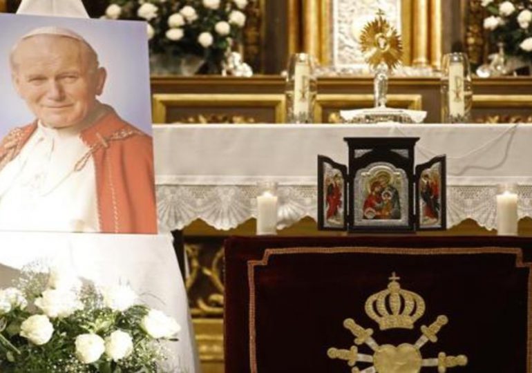 Desaparece una reliquia de Juan Pablo II de una basílica en Francia